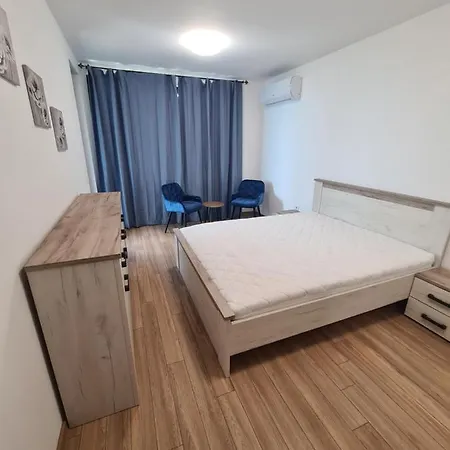 Апартамент Sky Flats With Parking