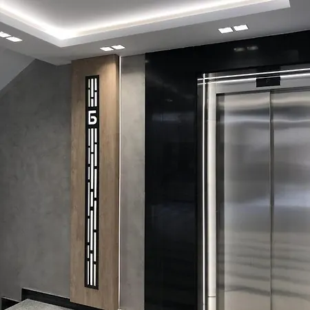 Sky Flats With Parking