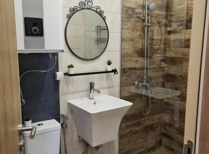 Sky Flats With Parking * 바르나